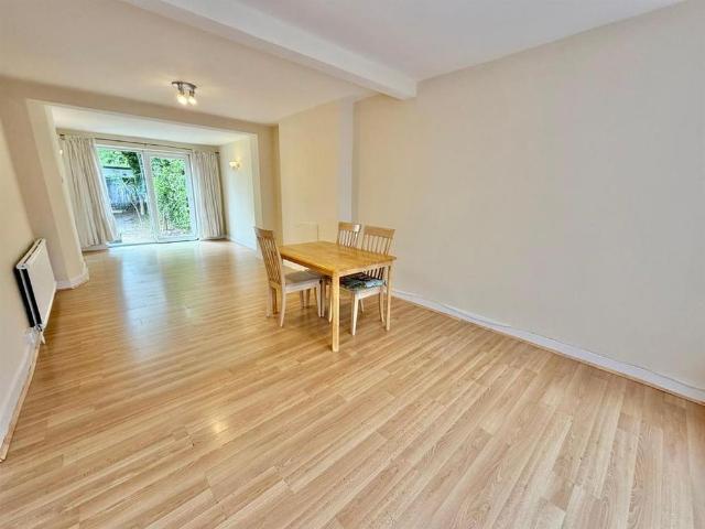 3 bedroom semi detached house to rent
