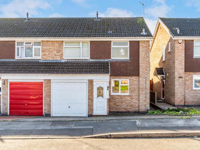 3 bedroom semi detached house to rent