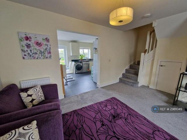 3 bedroom semi detached house to rent