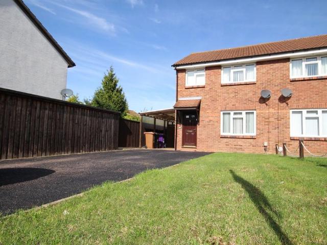 3 bedroom semi detached house to rent