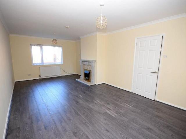 3 bedroom semi detached house to rent