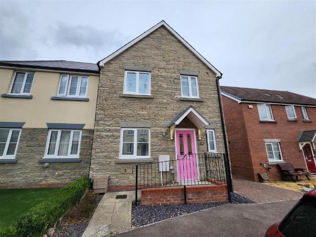 3 bedroom semi detached house to rent