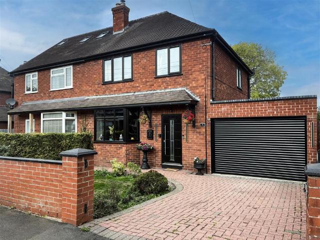 3 bedroom semi detached house to rent