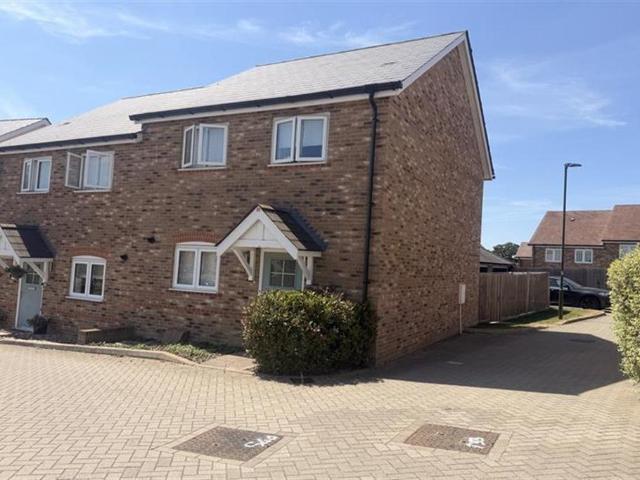 3 bedroom semi detached house to rent