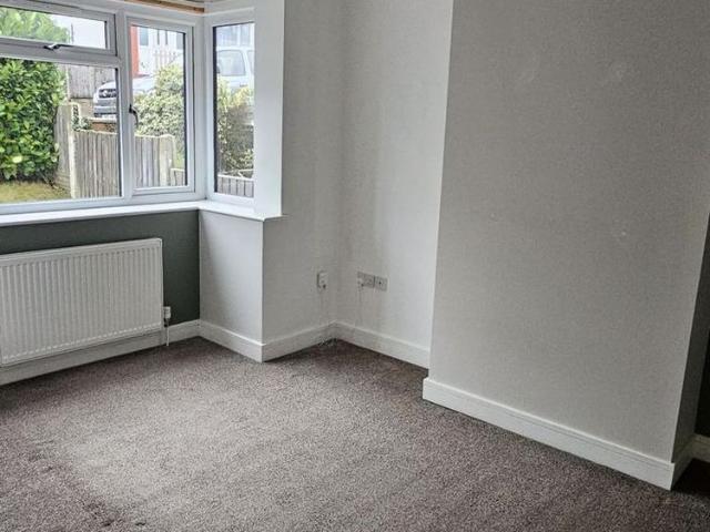 3 bedroom semi detached house to rent