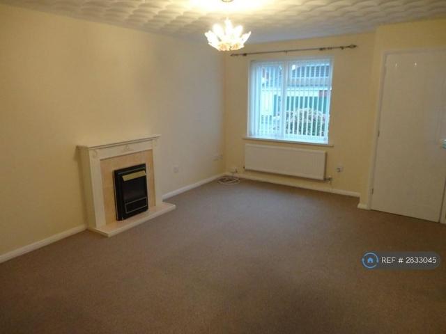 3 bedroom semi detached house to rent