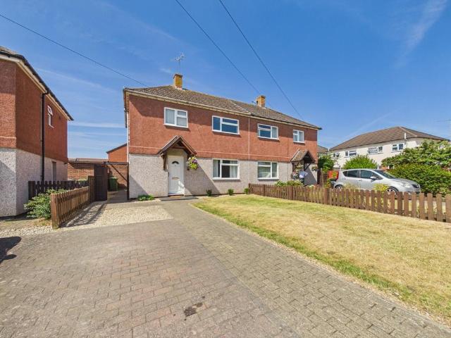 3 bedroom semi detached house to rent
