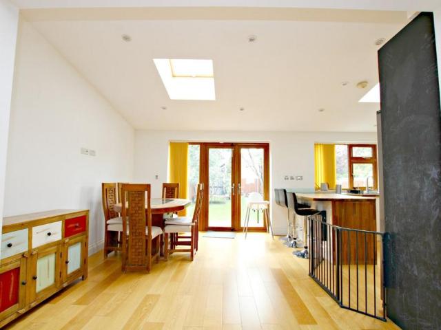 3 bedroom semi detached house to rent