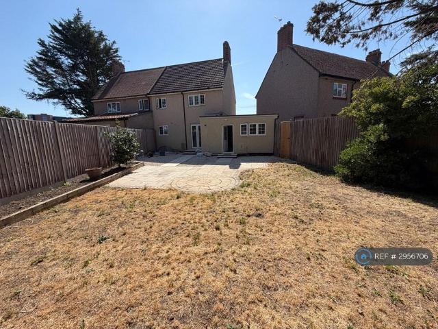 3 bedroom semi detached house to rent