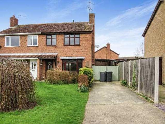 3 bedroom semi detached house to rent