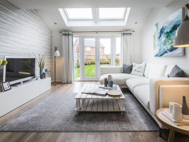 3 bedroom semi detached house to rent