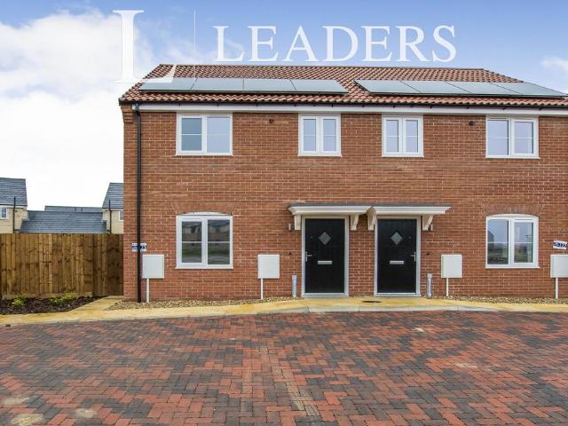 3 bedroom semi detached house to rent