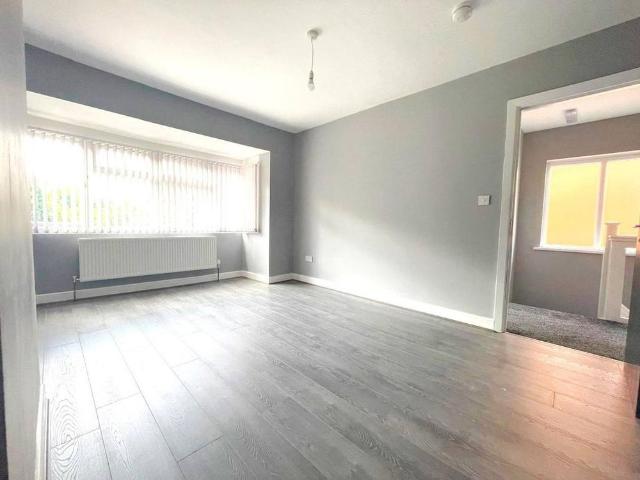3 bedroom semi detached house to rent
