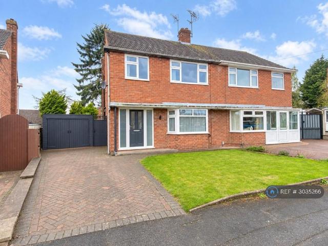 3 bedroom semi detached house to rent