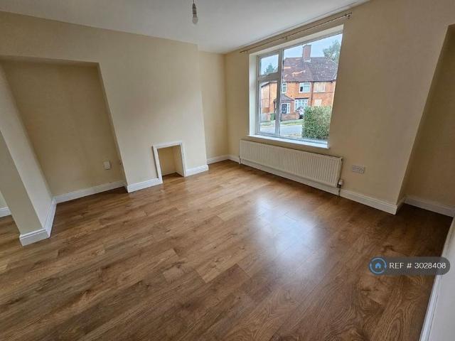 3 bedroom semi detached house to rent
