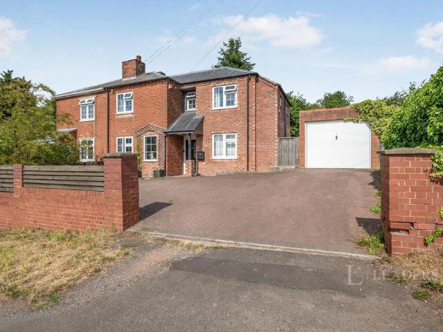 3 bedroom semi detached house to rent