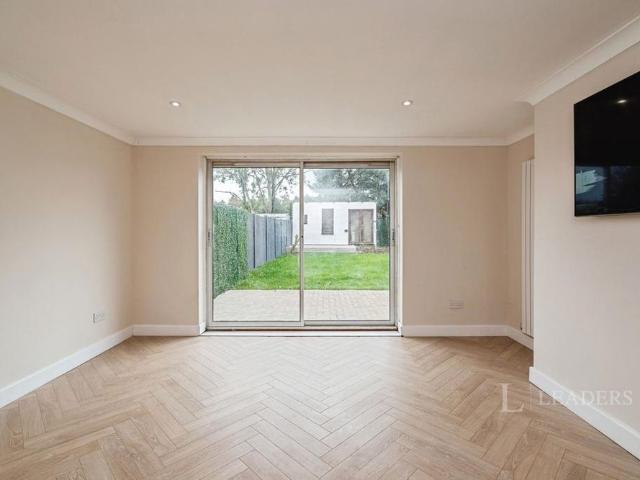 3 bedroom semi detached house to rent