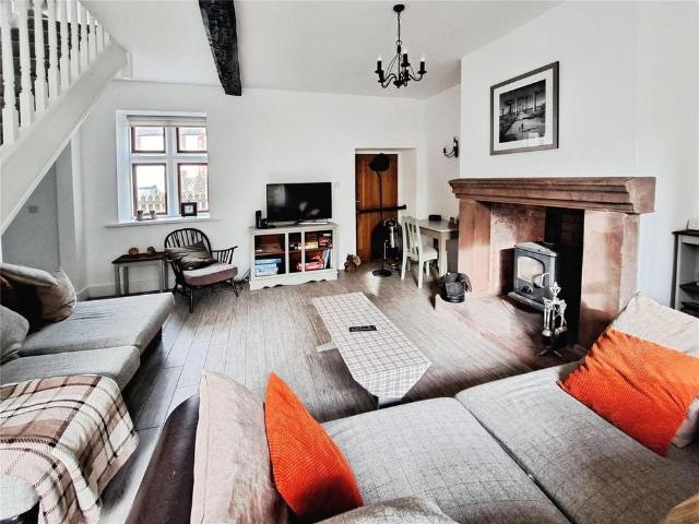 3 bedroom semi detached house to rent