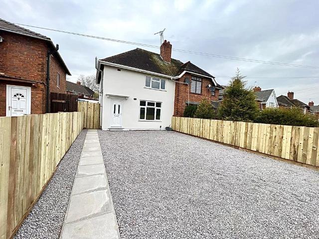 3 bedroom semi detached house to rent