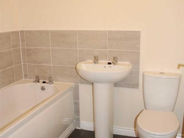 3 bedroom semi detached house to rent