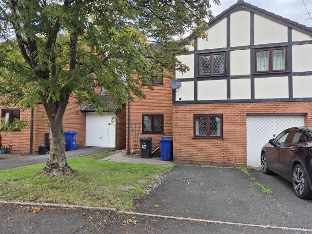 3 bedroom semi detached house to rent