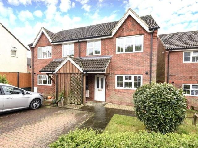 3 bedroom semi detached house to rent