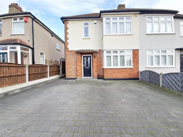 3 bedroom semi detached house to rent