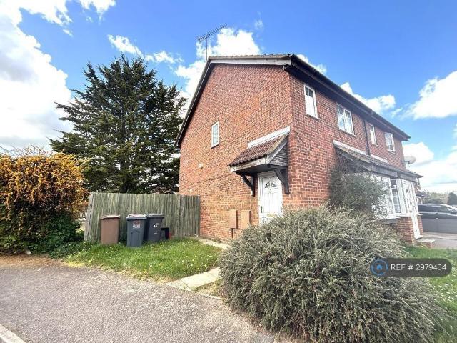 3 bedroom semi detached house to rent
