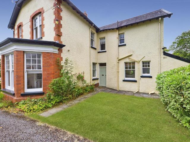 3 bedroom semi detached house to rent