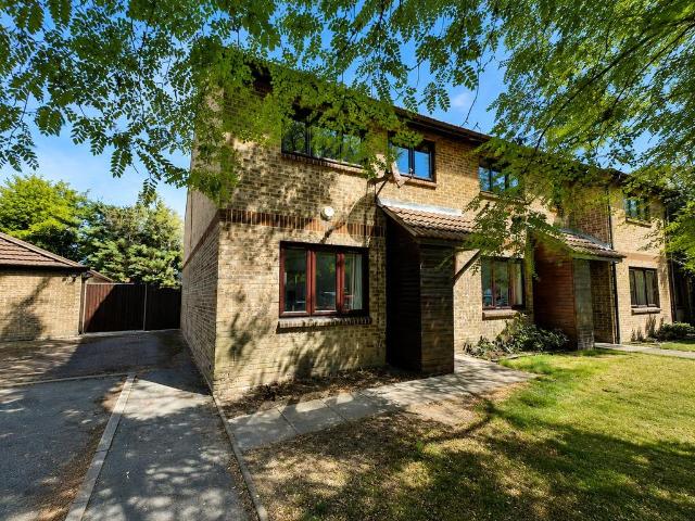 3 bedroom semi detached house to rent