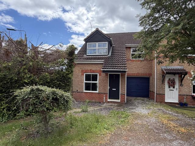 3 bedroom semi detached house to rent
