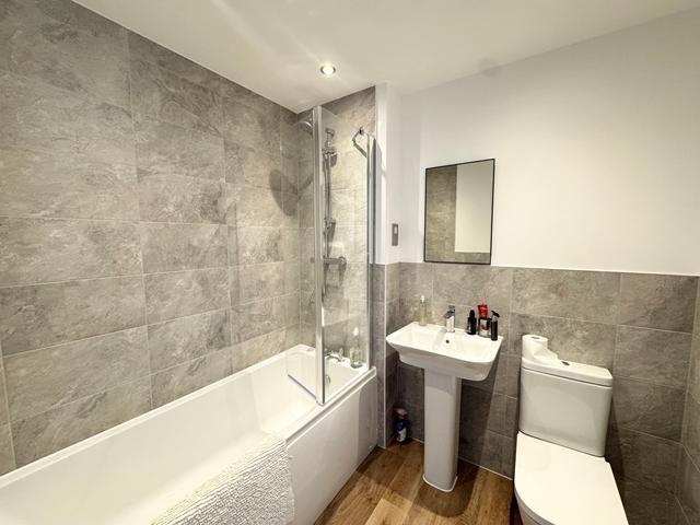 3 bedroom semi detached house to rent