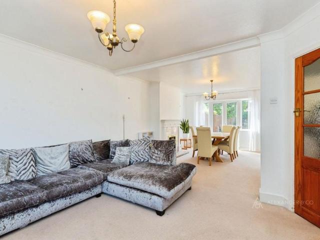 3 bedroom semi detached house to rent