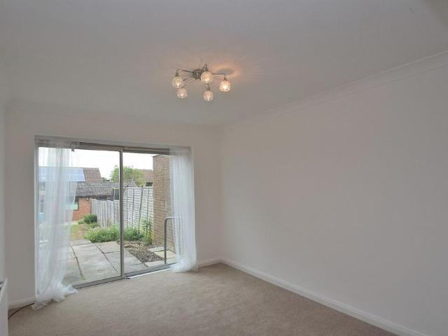 3 bedroom semi detached house to rent