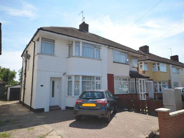 3 bedroom semi detached house to rent