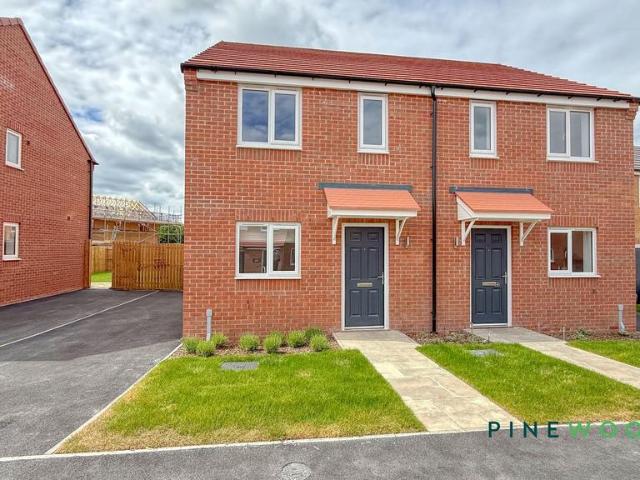 3 bedroom semi detached house to rent