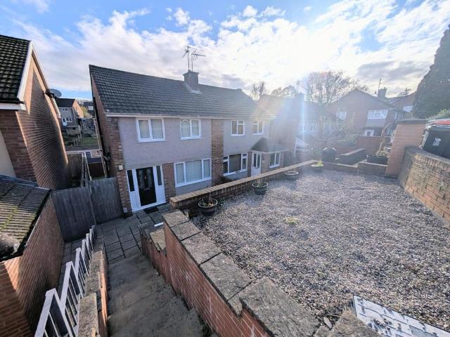 3 bedroom semi detached house to rent