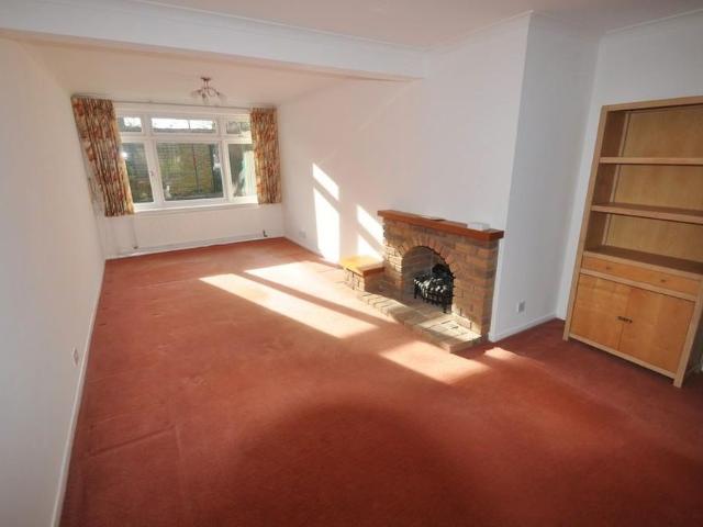 3 bedroom semi detached house to rent