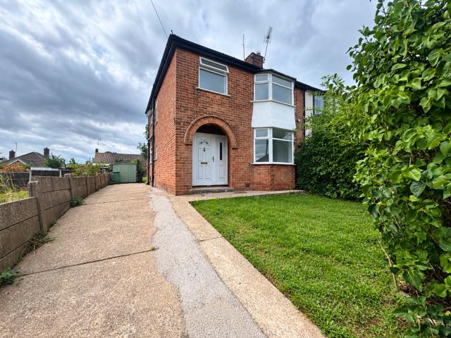 3 bedroom semi detached house to rent