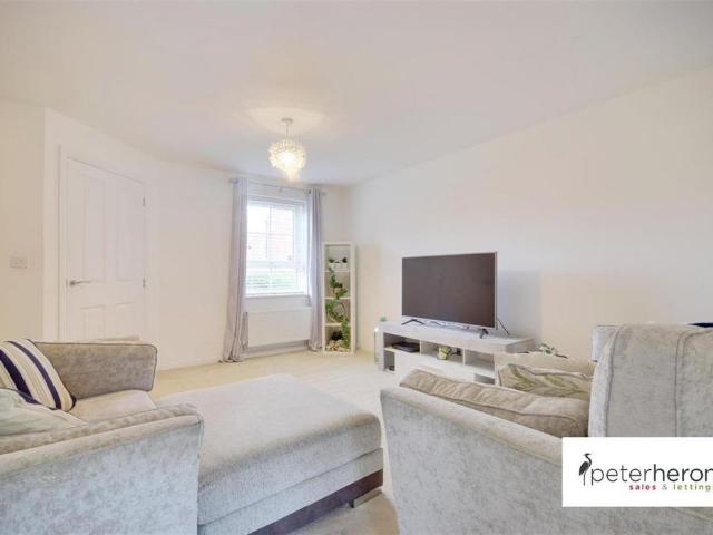 3 bedroom semi detached house to rent