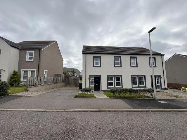 3 bedroom semi detached house to rent