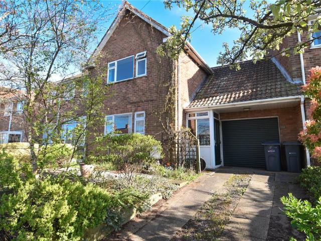 3 bedroom semi detached house to rent