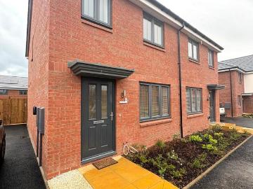 3 bedroom semi detached house to rent