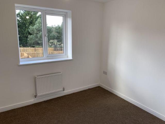 3 bedroom semi detached house to rent