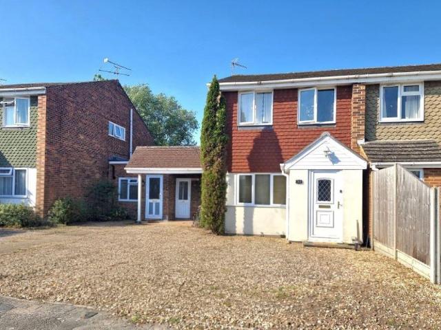 3 bedroom semi detached house to rent