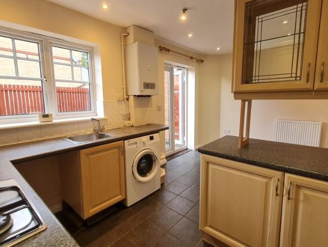 3 bedroom semi detached house to rent