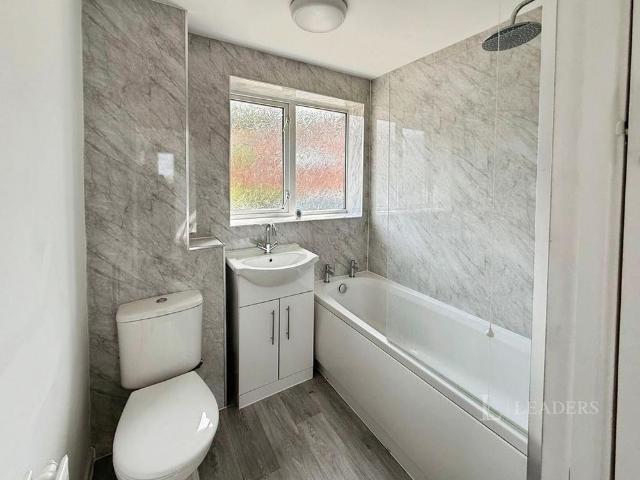 3 bedroom semi detached house to rent