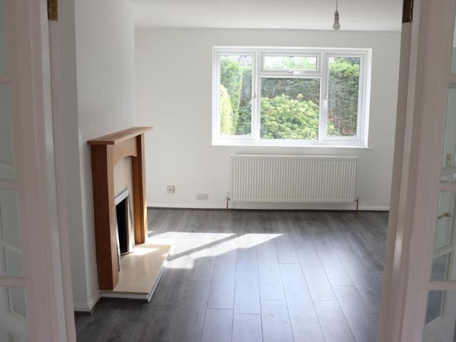 3 bedroom semi detached house to rent