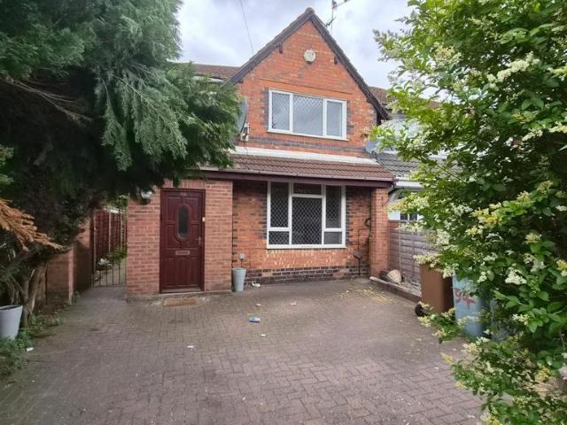 3 bedroom semi detached house to rent