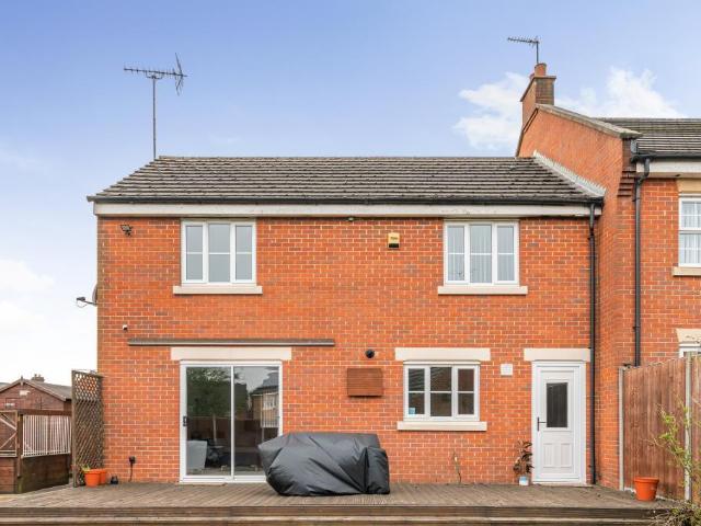 3 bedroom semi detached house to rent